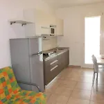Bright Fenced Garden Flat With Swimming Pool Бибионе