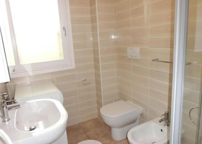 Bright Fenced Garden Flat With Swimming Pool Appartamento Bibione