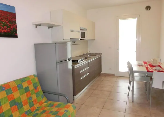 Bright Fenced Garden Flat With Swimming Pool Bibione